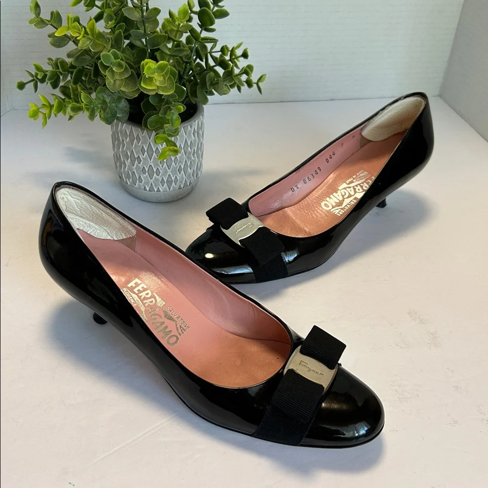 Salvatore Ferragamo Black Patent Leather Heels - Picture 1 of 17